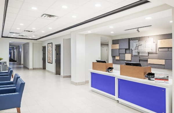 Holiday Inn Express & Suites Baton Rouge East image 6